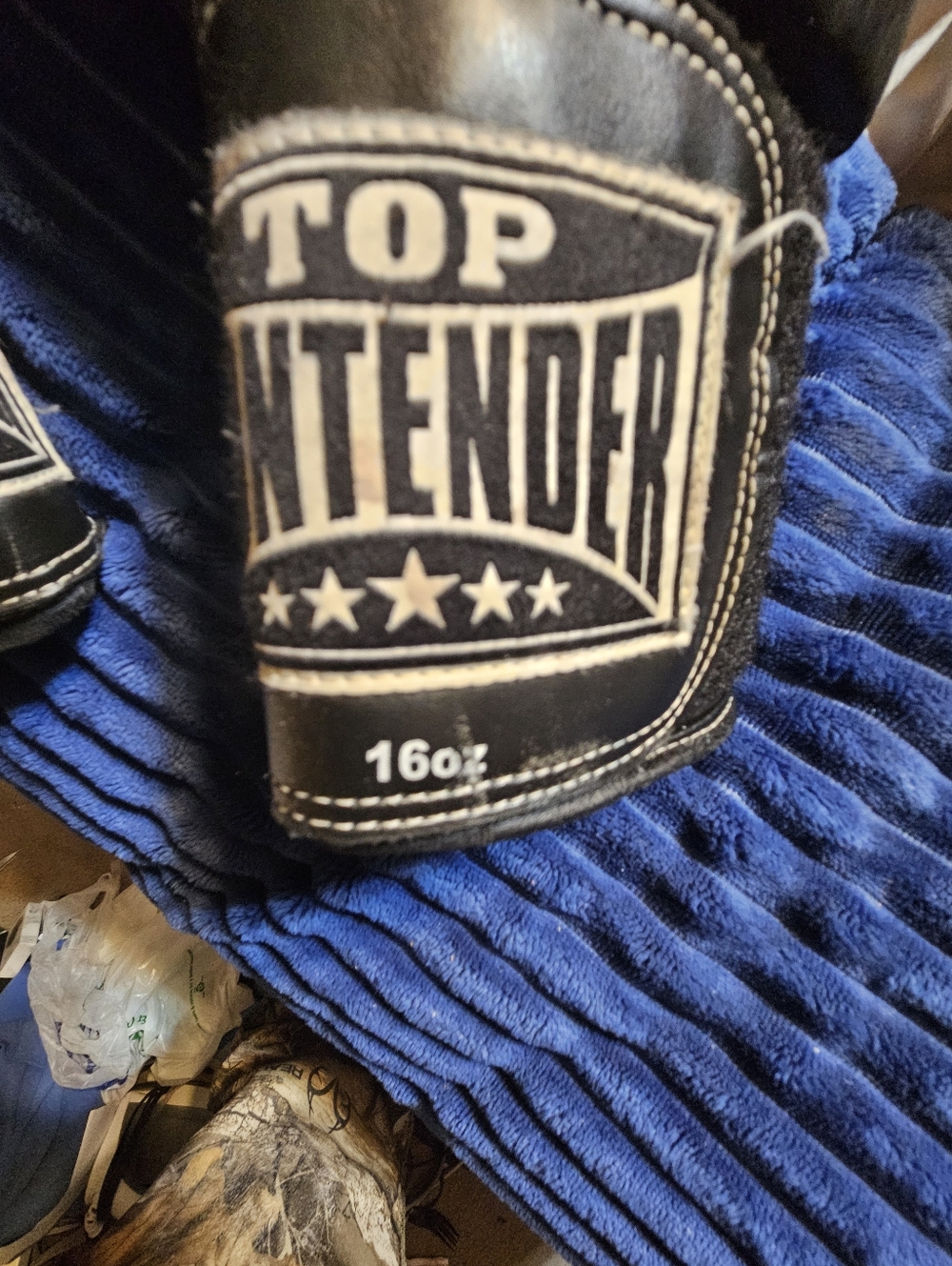 Top Contender Boxing Gloves - Picture 6 of 7